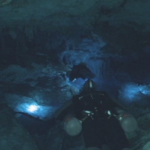 Entering Dan's cave in sidemount