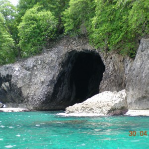 Lingisan Island - Cave