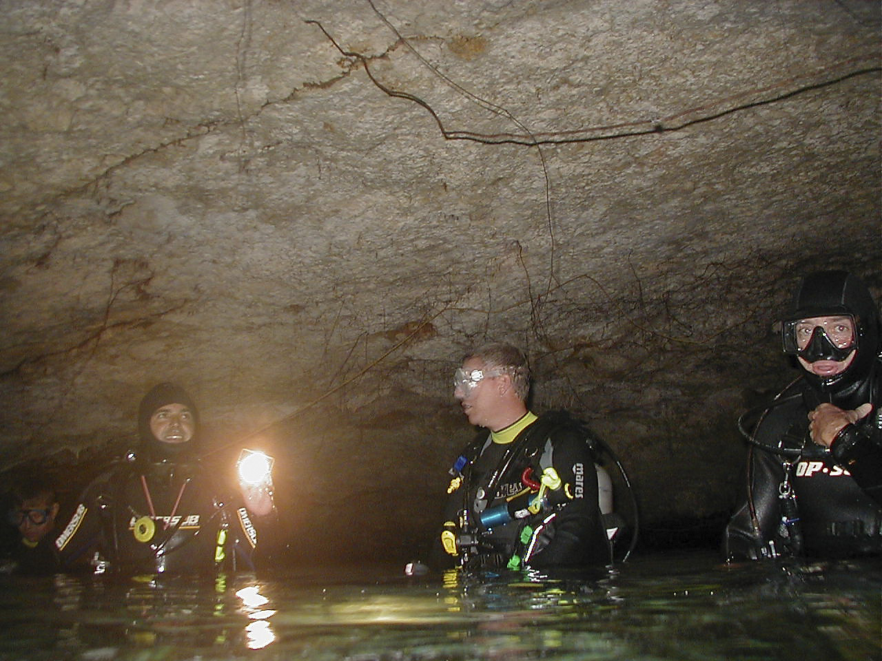 Air pockets inside Cenote