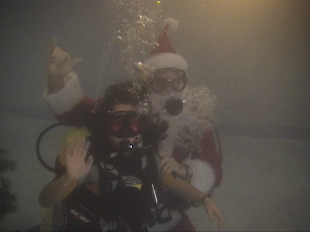 An Underwater Christmas - Hi Mom!