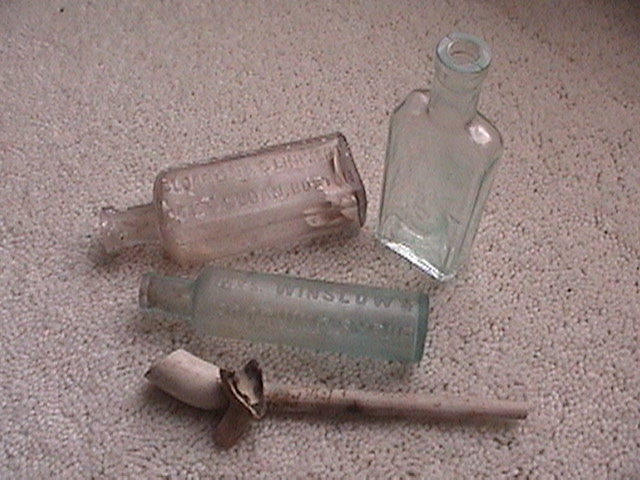 Antique bottles found in Piscataqua river
