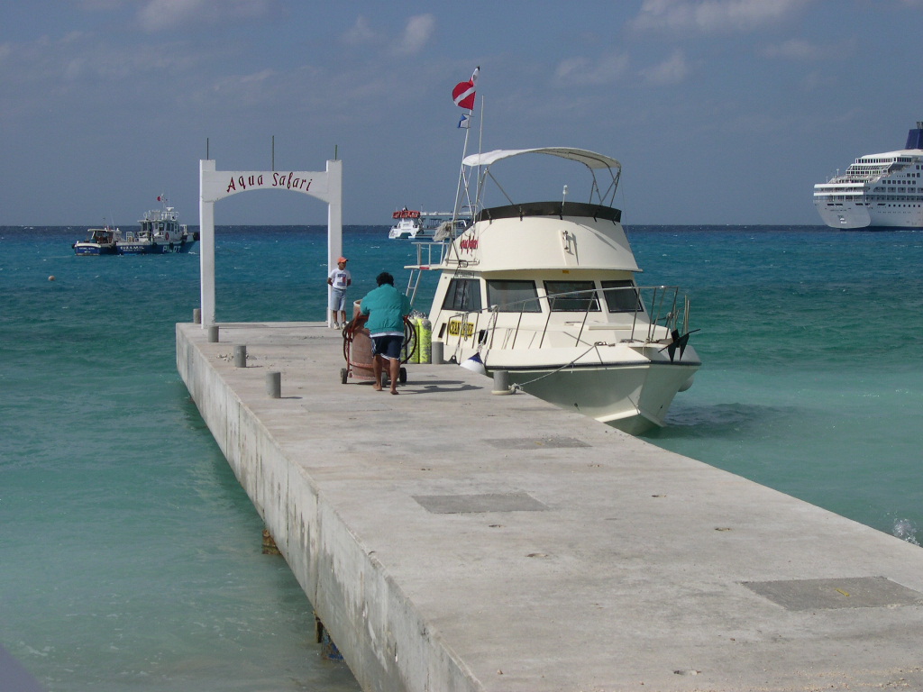 Aqua Safari Pier