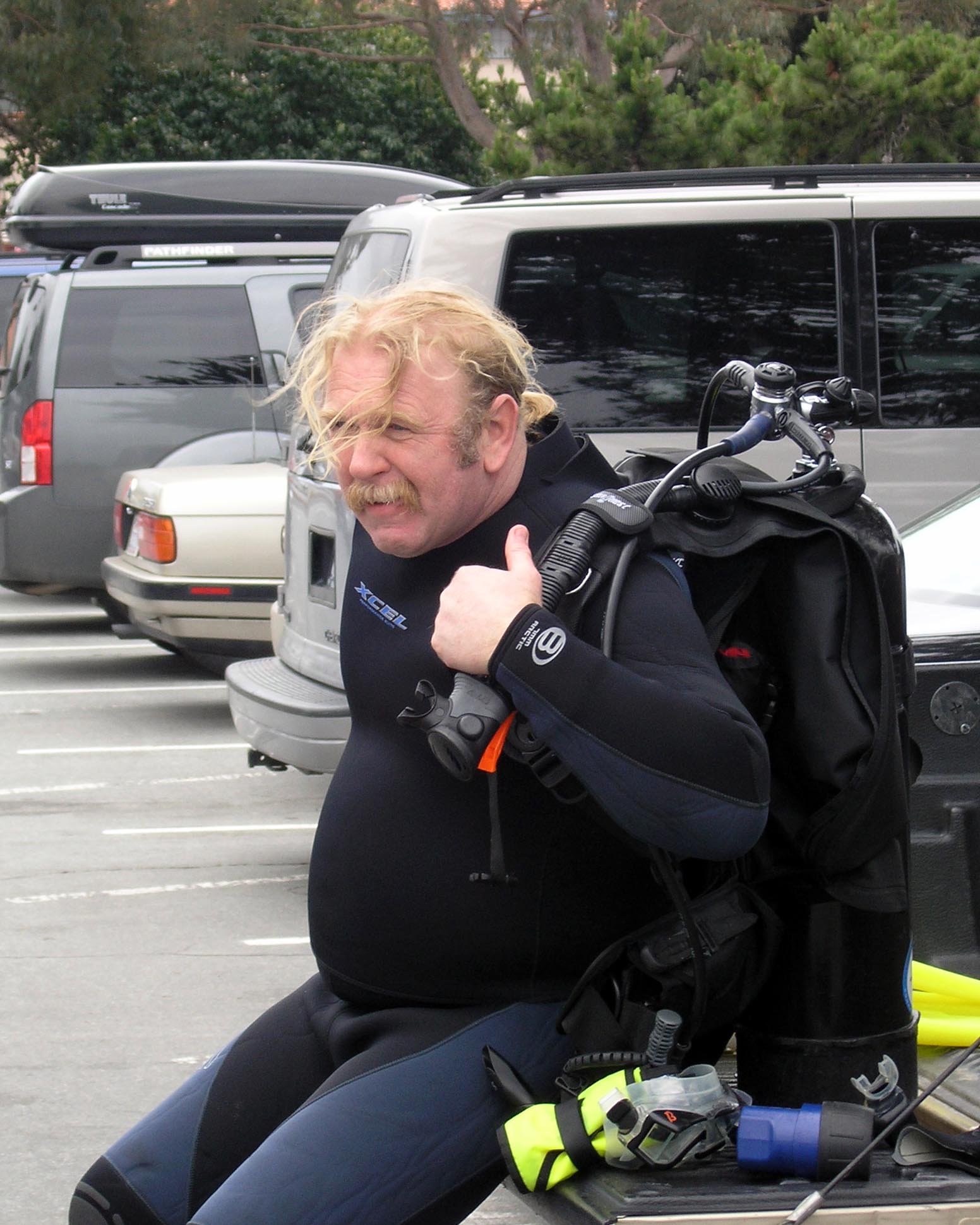 Bill_Dalton_gearing_up_for_3rd_dive_of_day