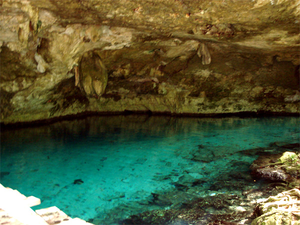 Cenote Dos Ojos entrance