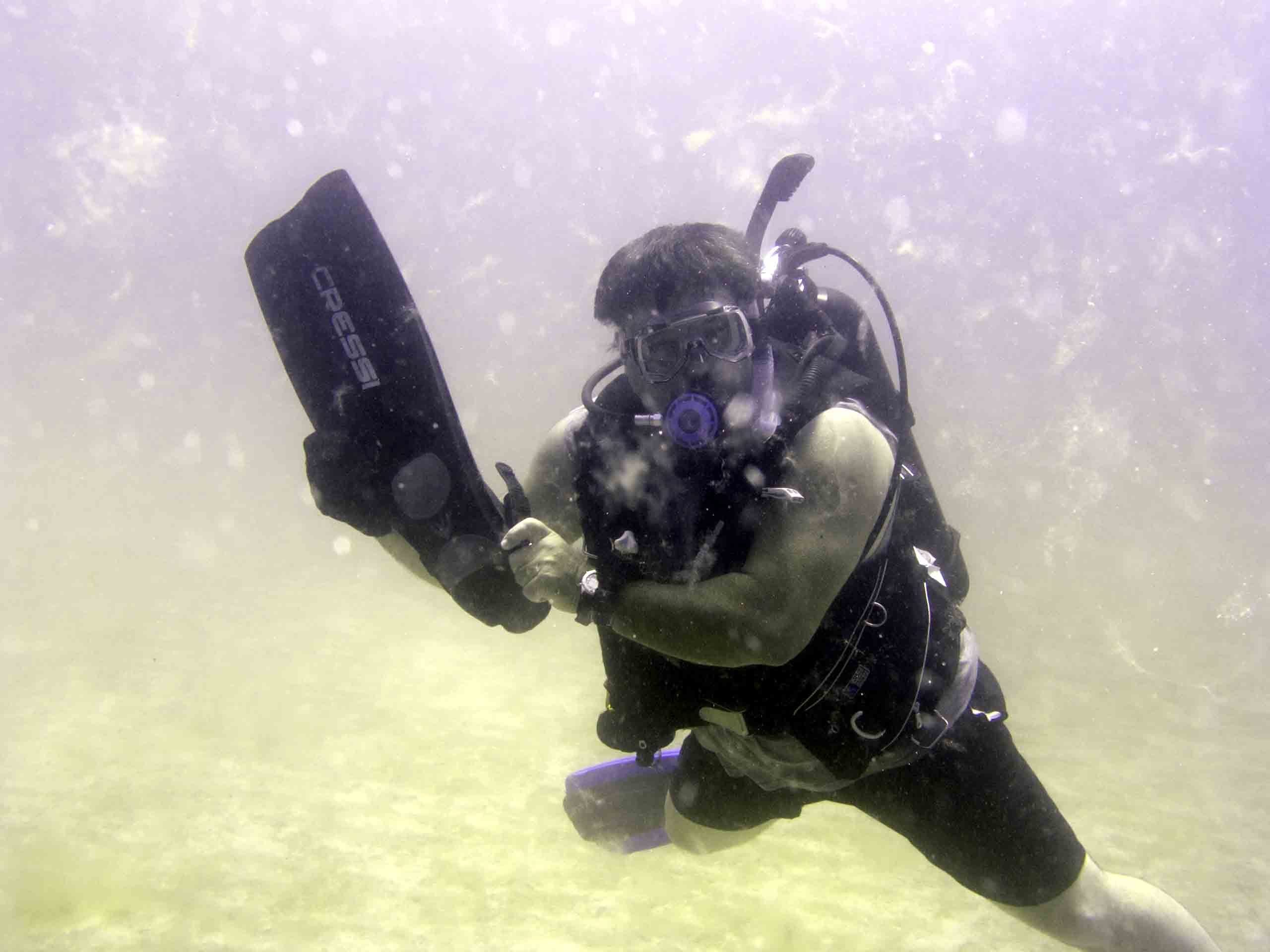 Cooltech, and missing fin, Veterans Reef, May 2006