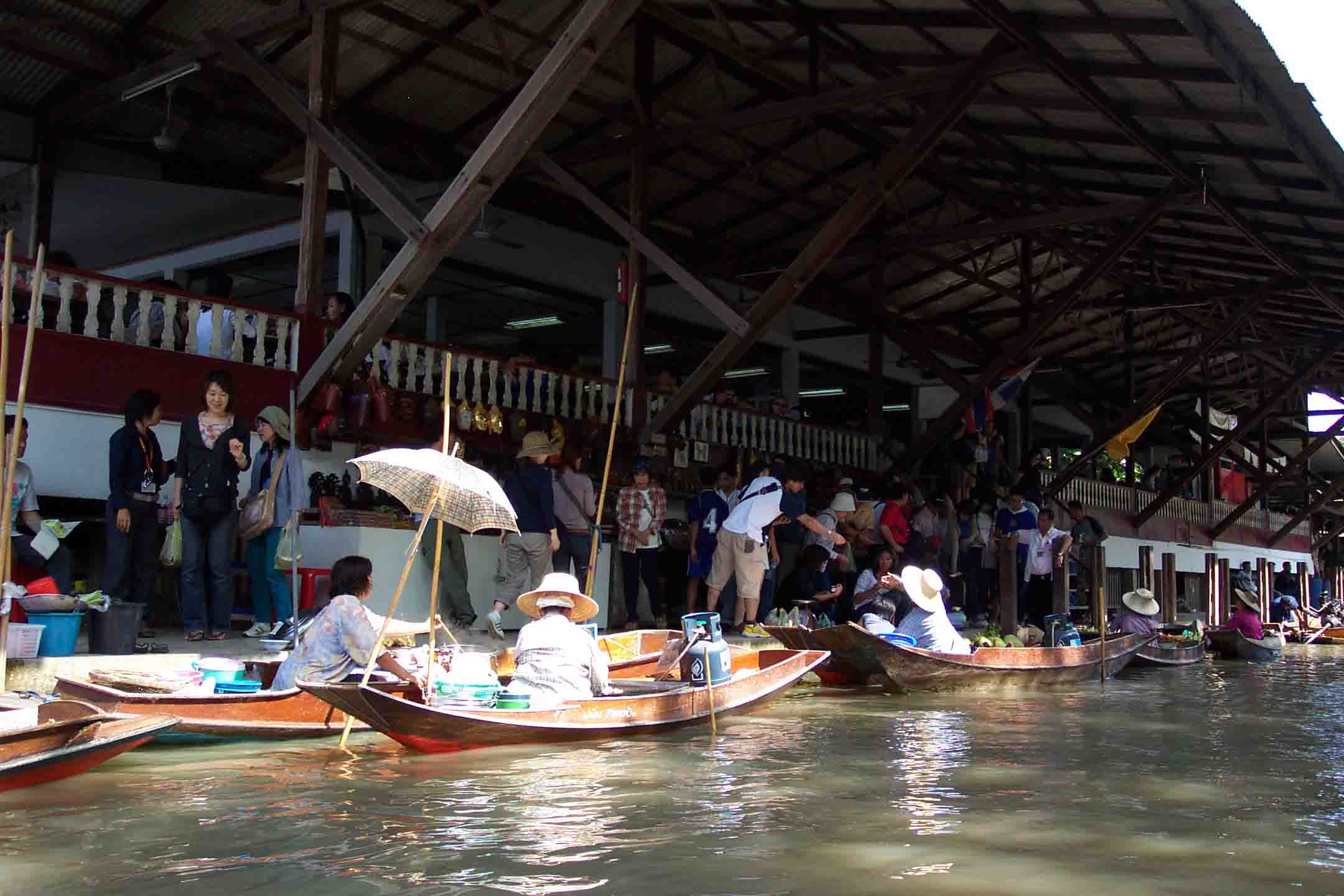 Damnoen Saduak Floating Market