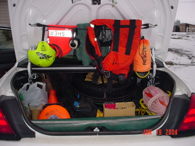 Dive_gear_in_car_1_trunk