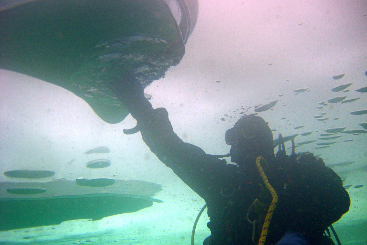 Diver  Investigating Air Pocket