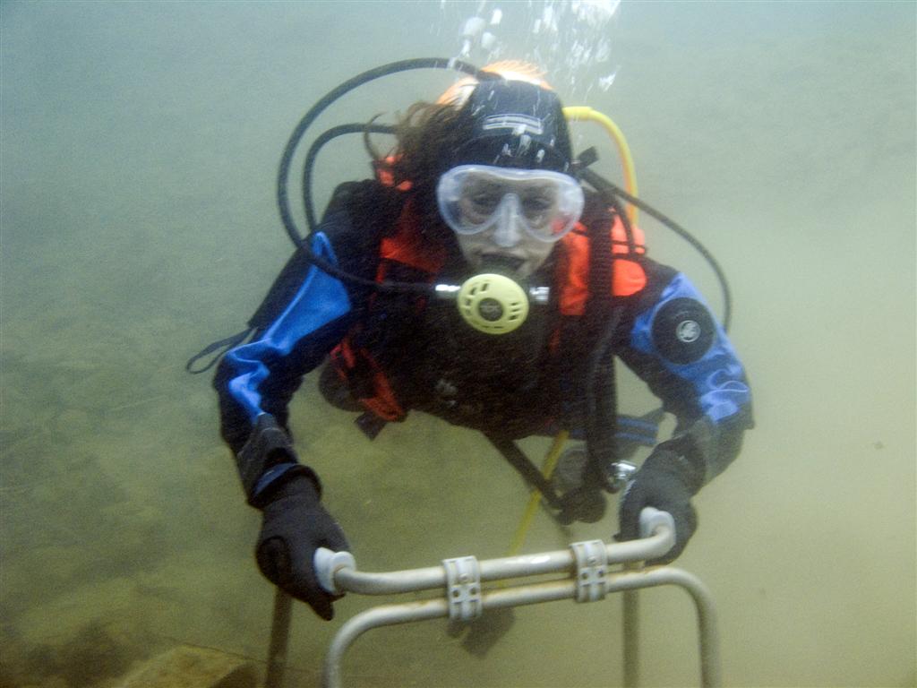 Diver uses the zimmer frame