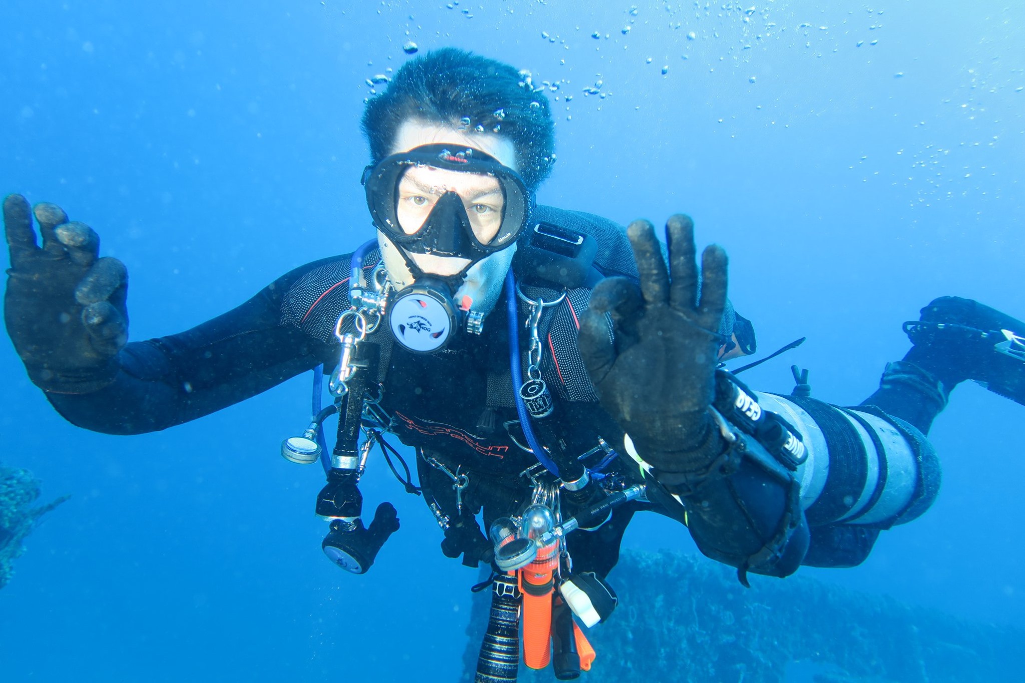 Diving some wreck