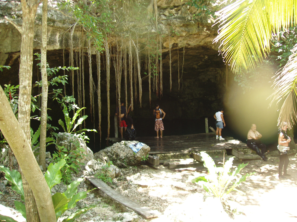 Dos Ojos Cenote Entrance