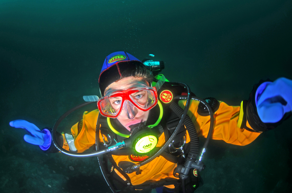 Evan_Bozanic_diving_in_Antarctica