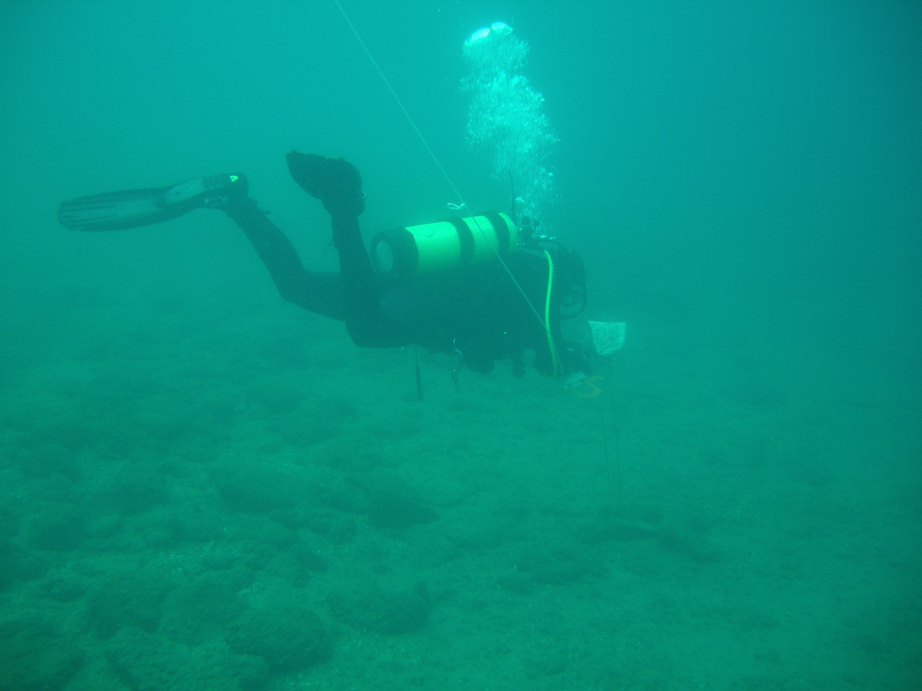 Fixing the Dive Flag to the Anchor