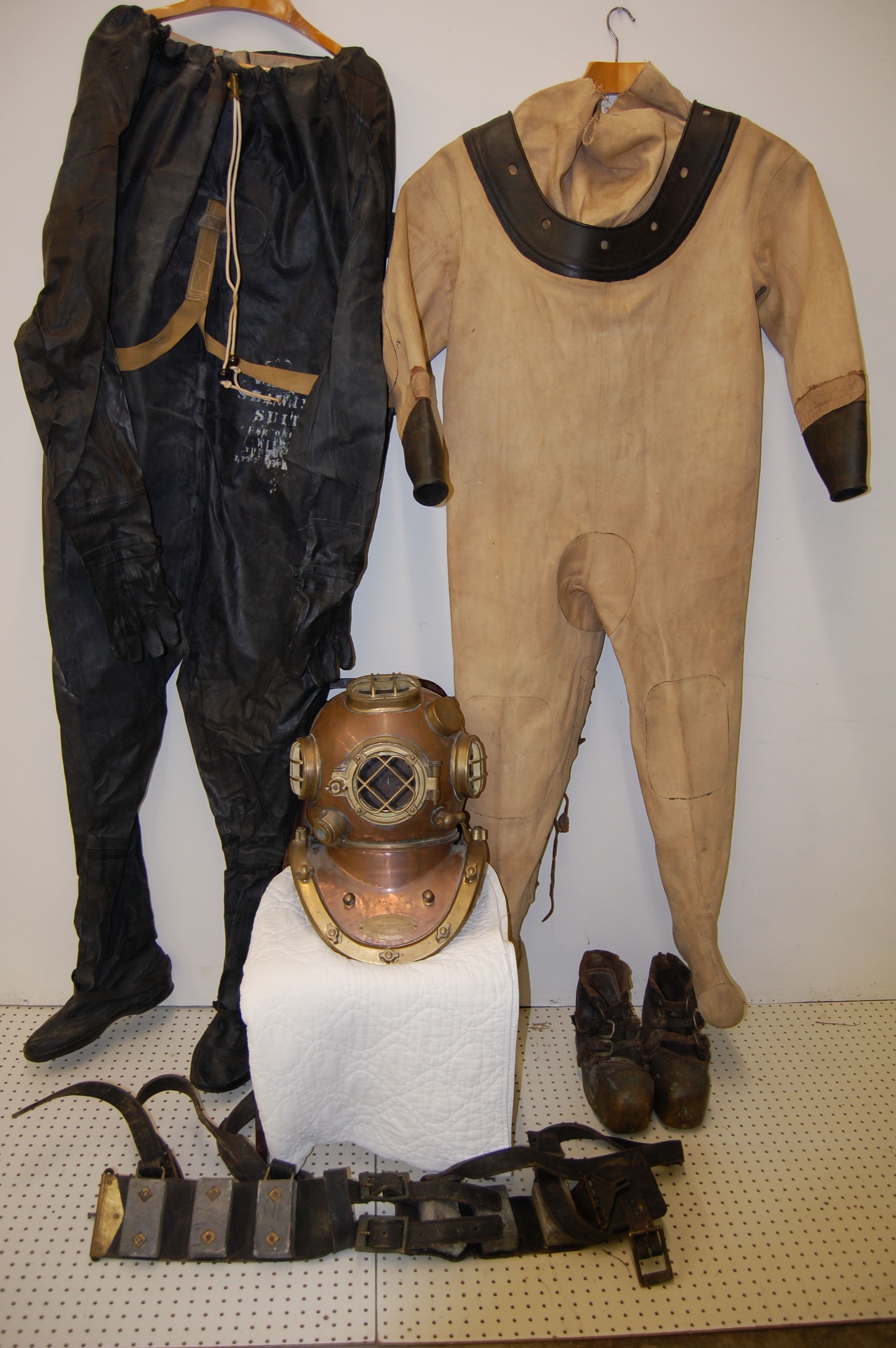 Full 1940s scuba suit including Mark V helmet