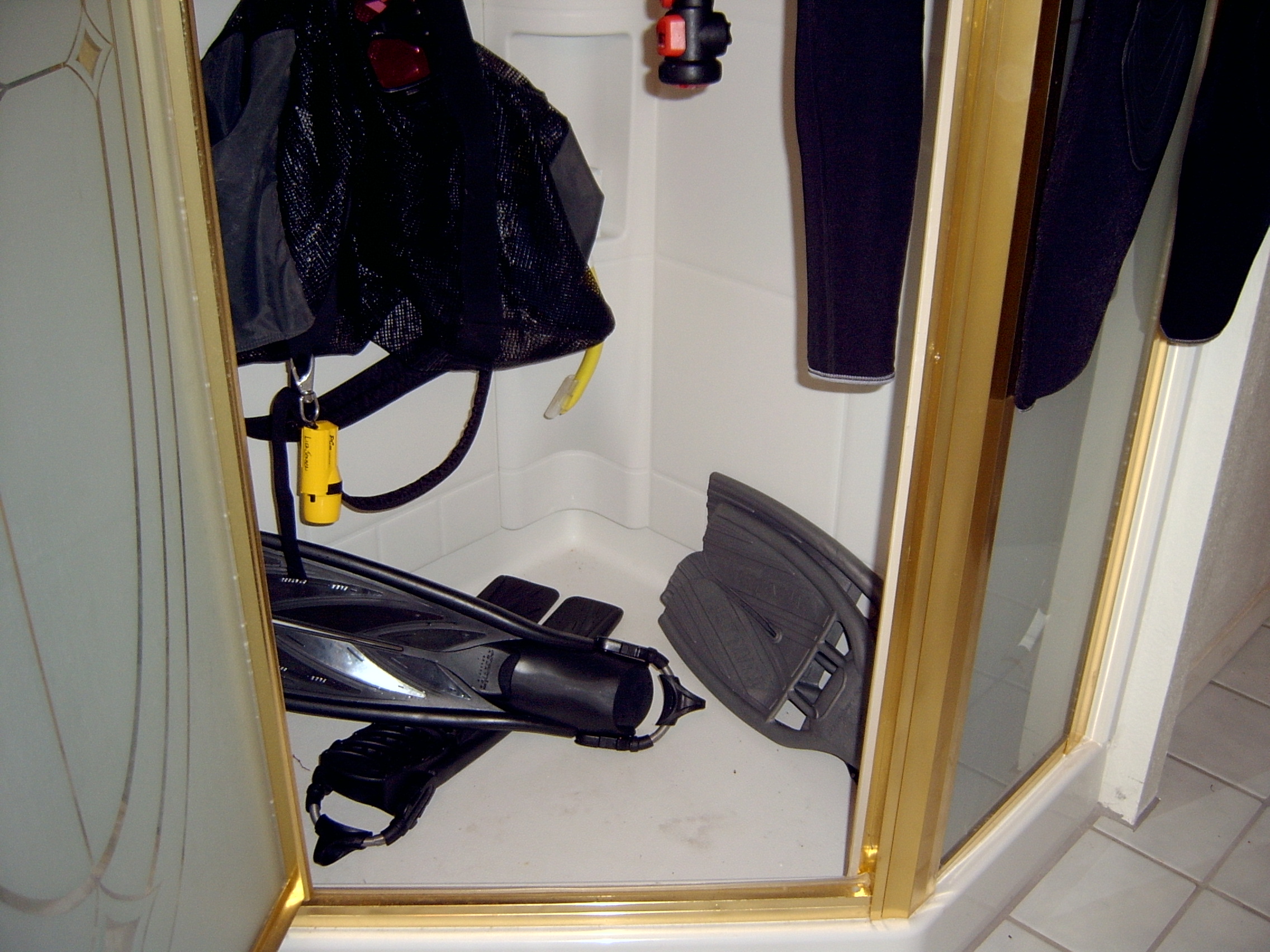 Hall_Bath_Dive_Gear_001