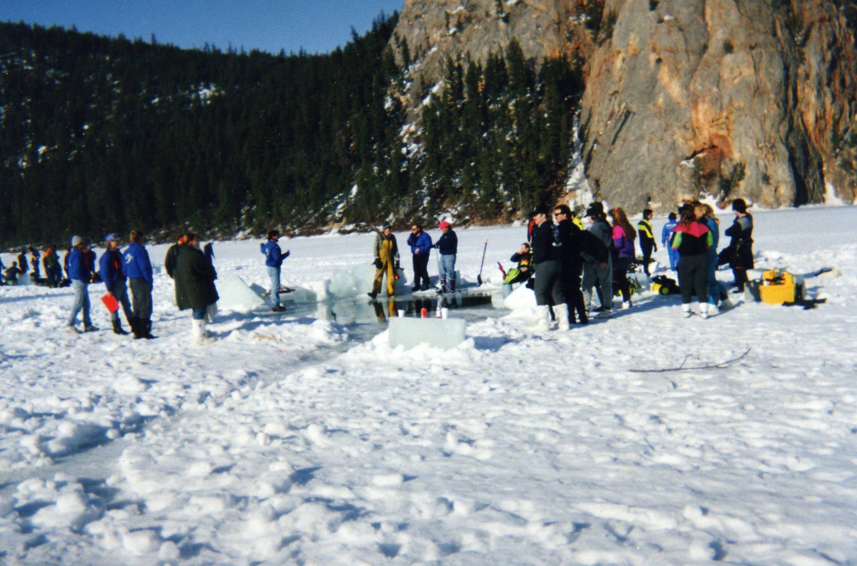 Ice Dive @ Paul Lake