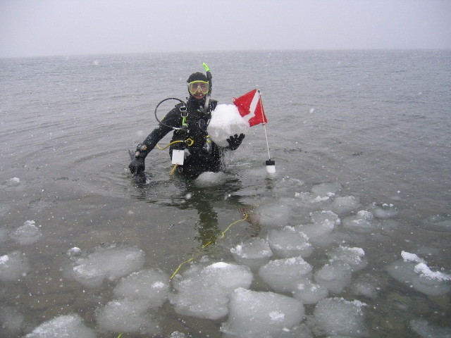 Ice_Dive_Lake_Huron