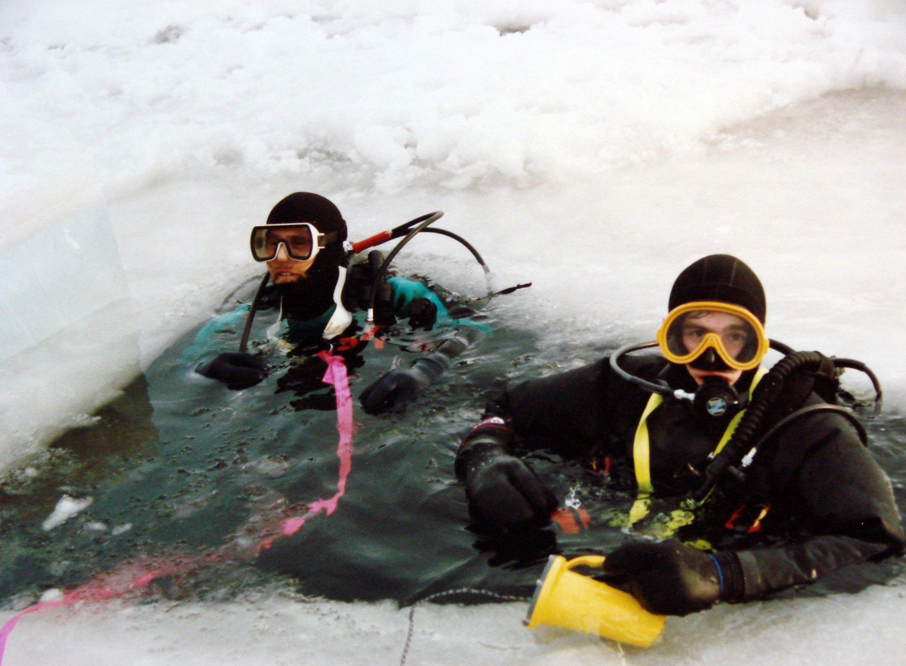 Ice_Diving_in_Alaska