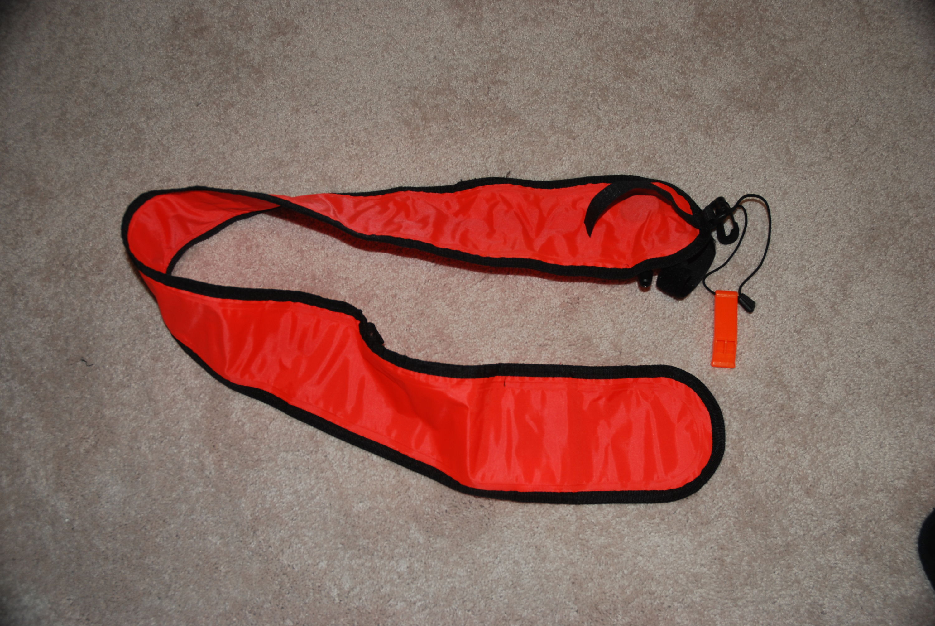 Innovative Scuba Concepts 3.5' dive sausage with whistle