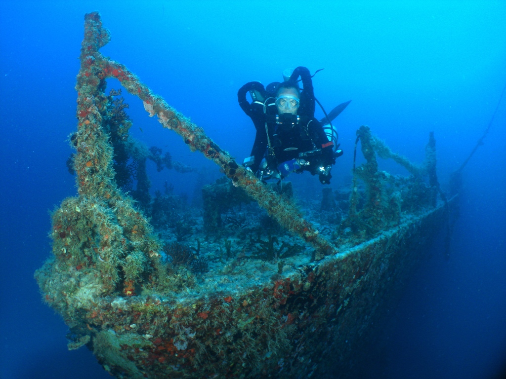 John Katerenchuk Hovering Above The Bow Of The Wreck Of The Spiegel Grove O