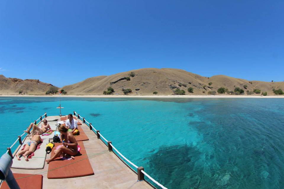 Komodo Day Boat cruising