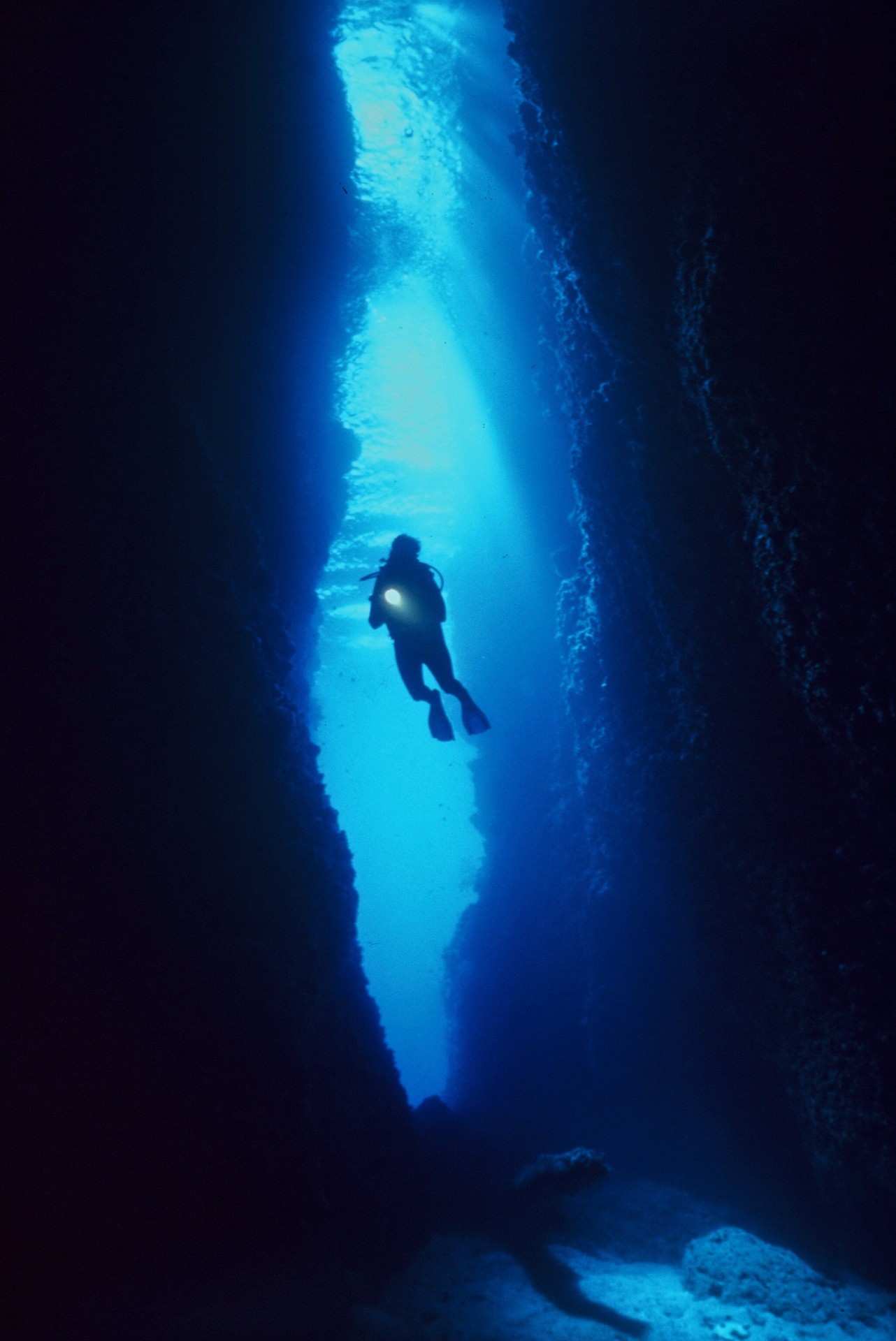 Leru Cut, Russell Islands