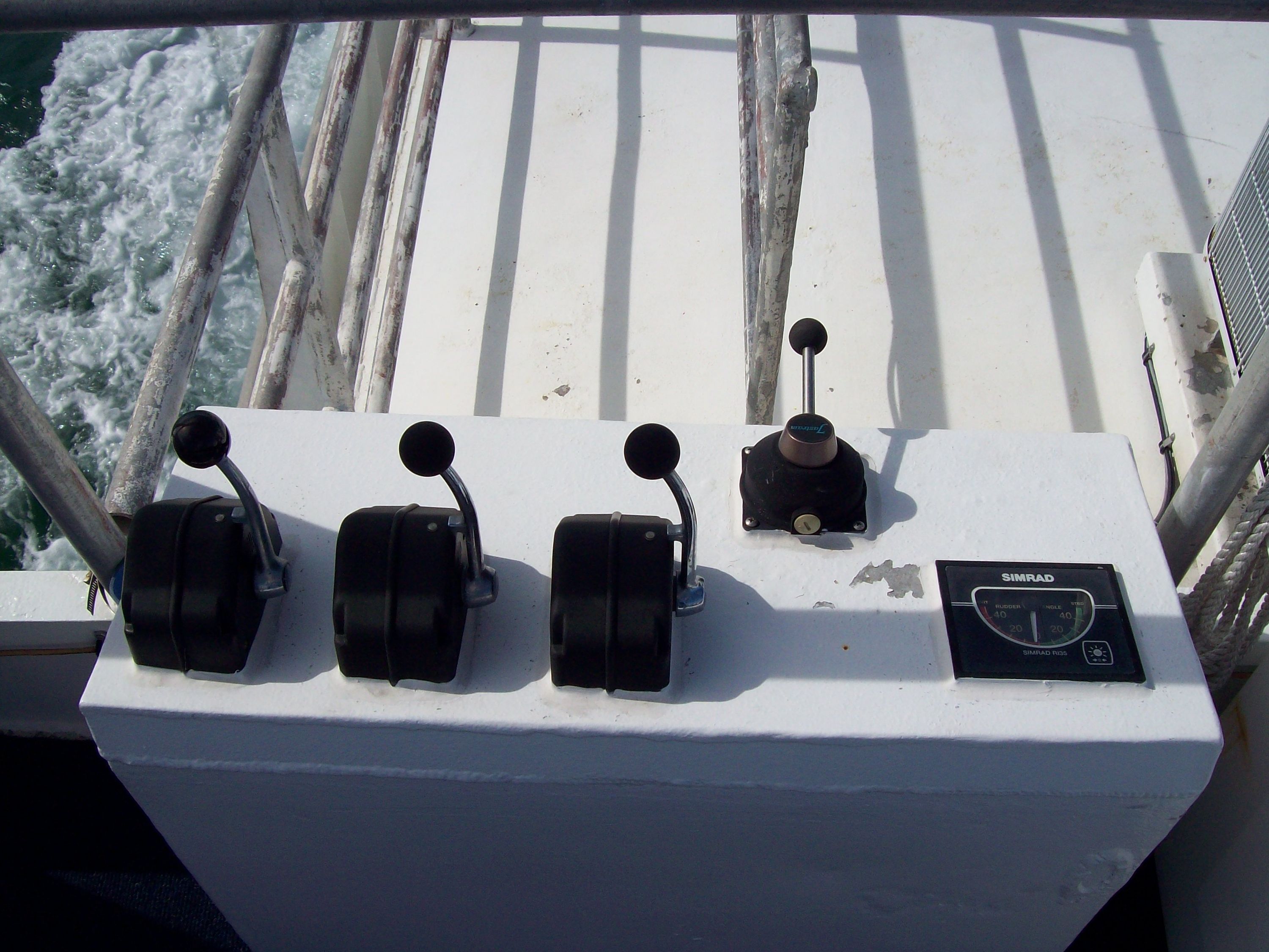 MV_Spree_Sundeck_Controls_Stern