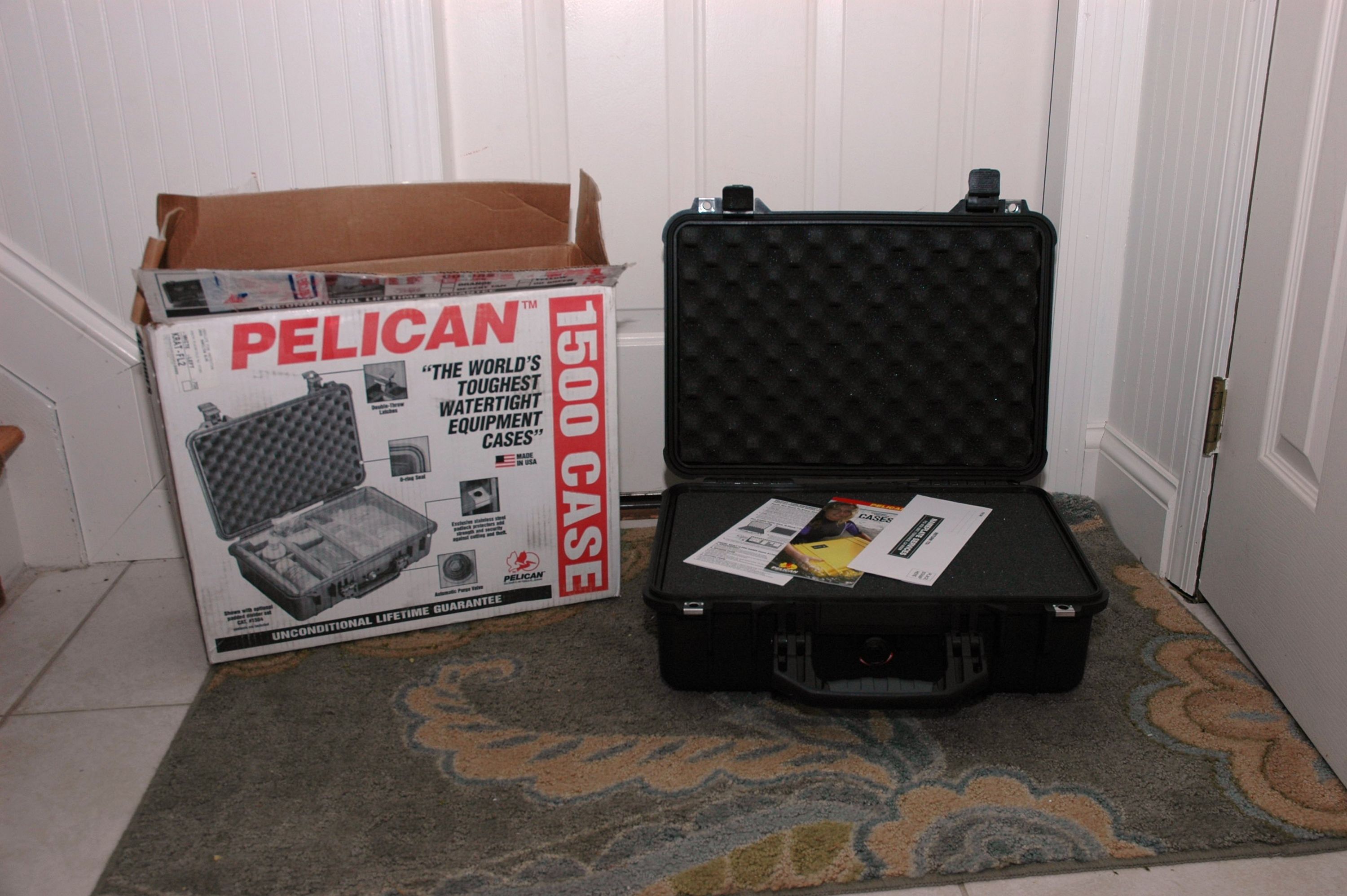 Pelican 1500 Case open