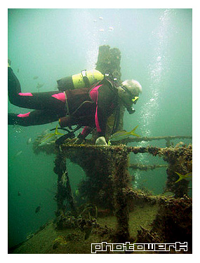 Remolcador dive - Diver at tug boat tower