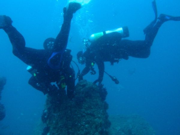 Rich and Glenn diggin' for Lobster