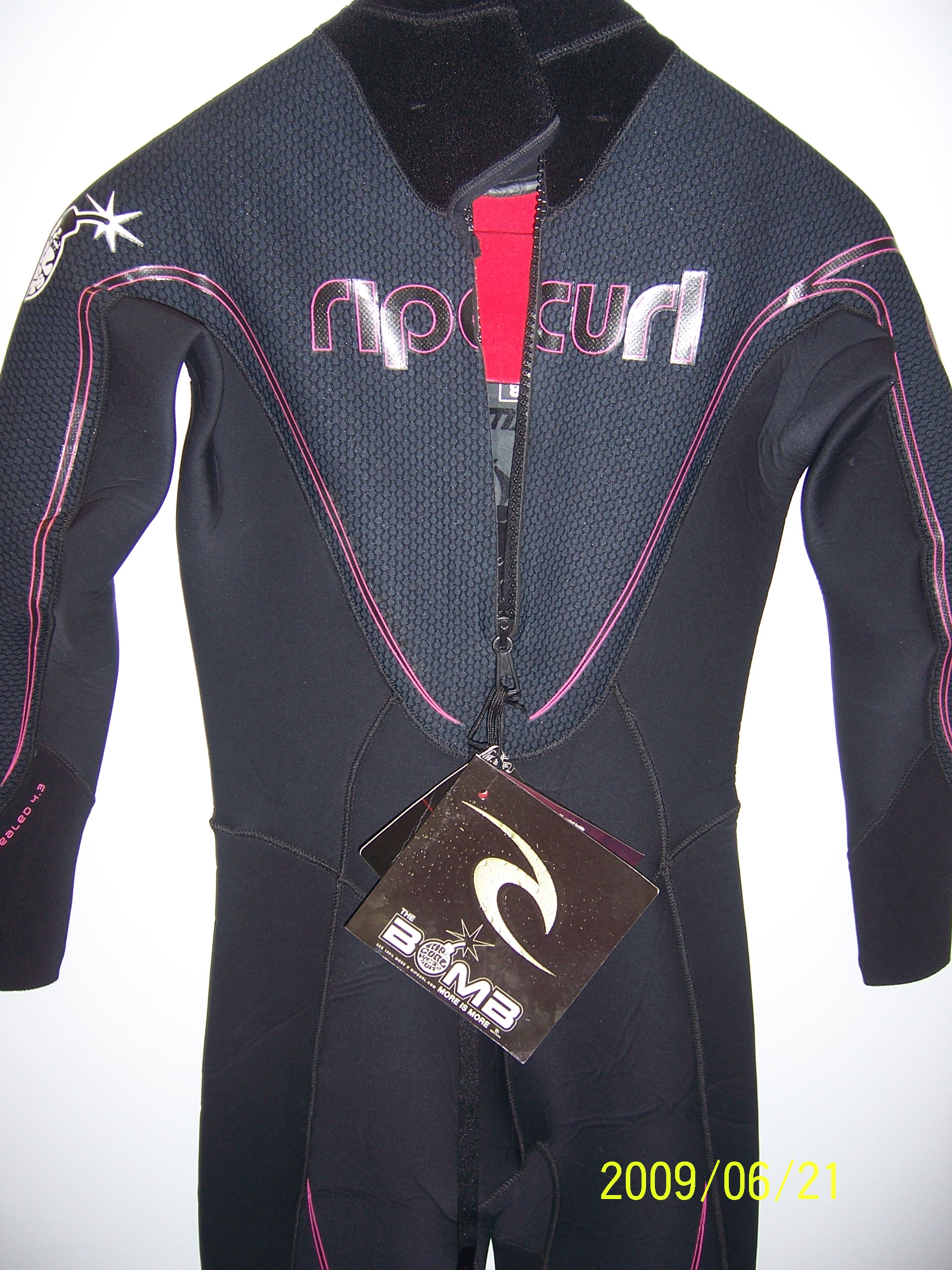 Rip Curl F Bomb 4mm Womens Size 8 Close Back