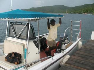 Royal Playa, Port Royal, Roatan Dive Boats