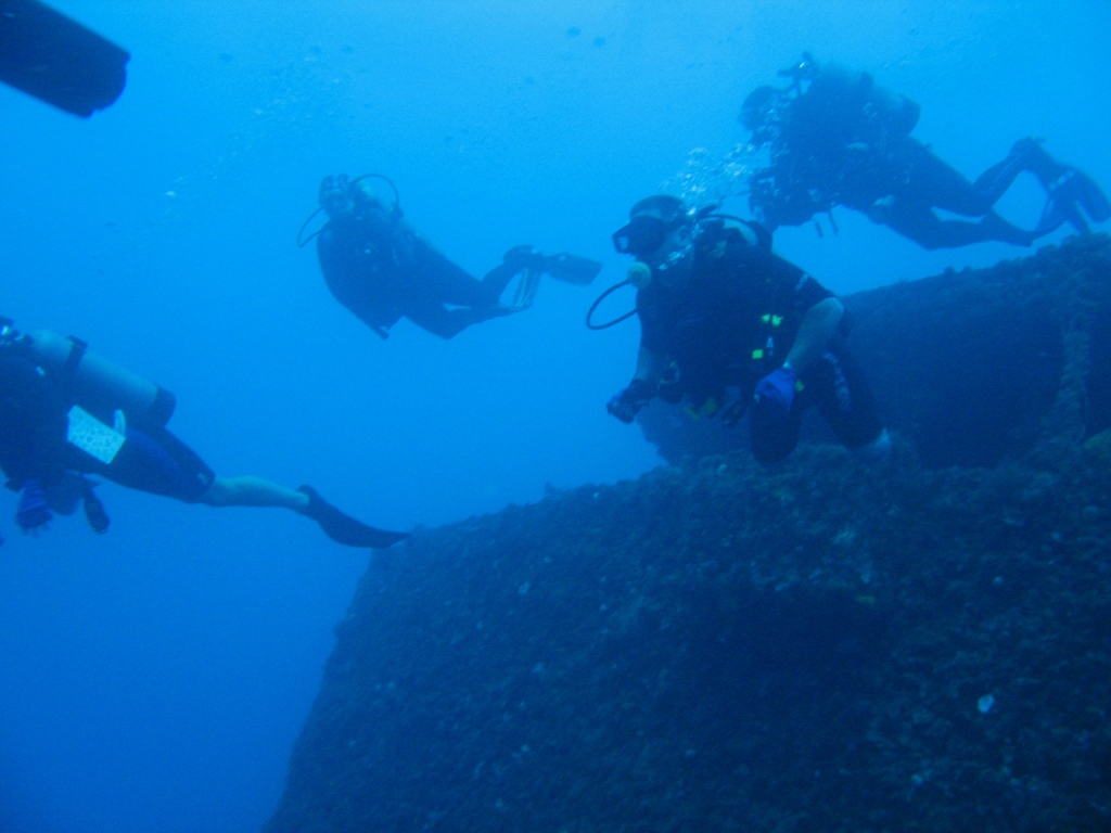 S.U.D.S. soldiers swimming over the Capt. Dan