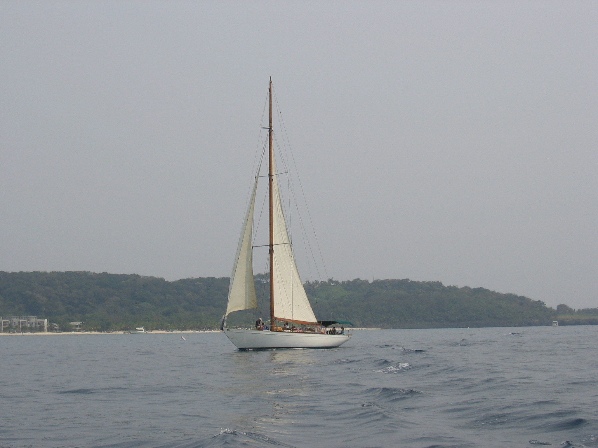 Saling off Roatan