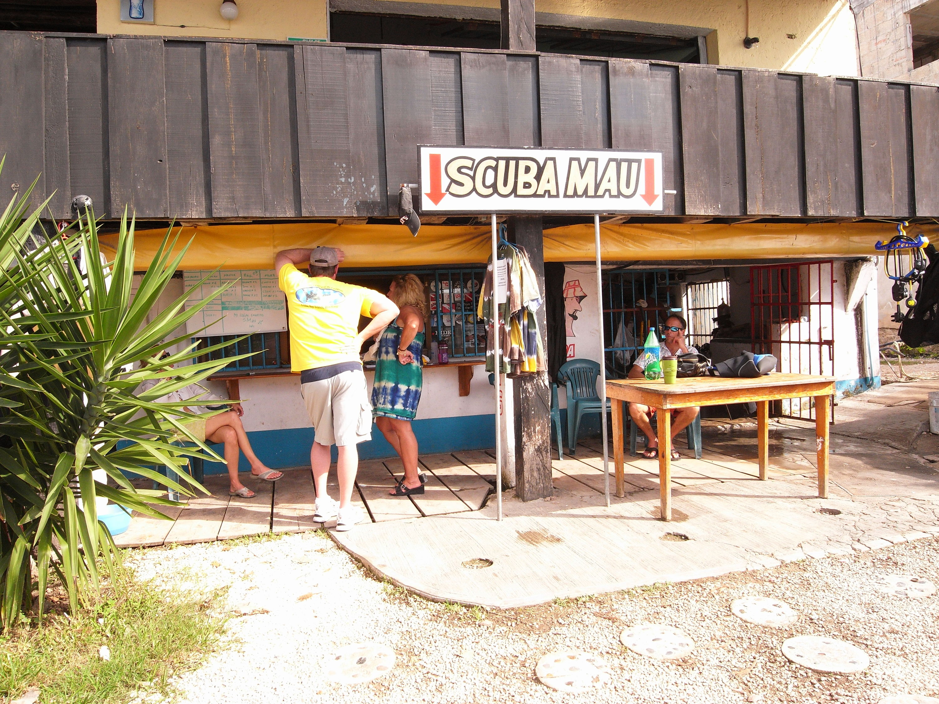 ScubaMau dive op