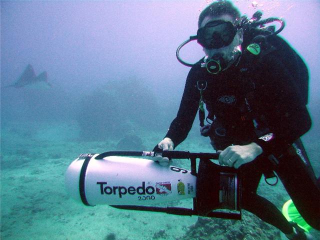 Shaka Divers Maui 11-24-09 torpedo dive five caves