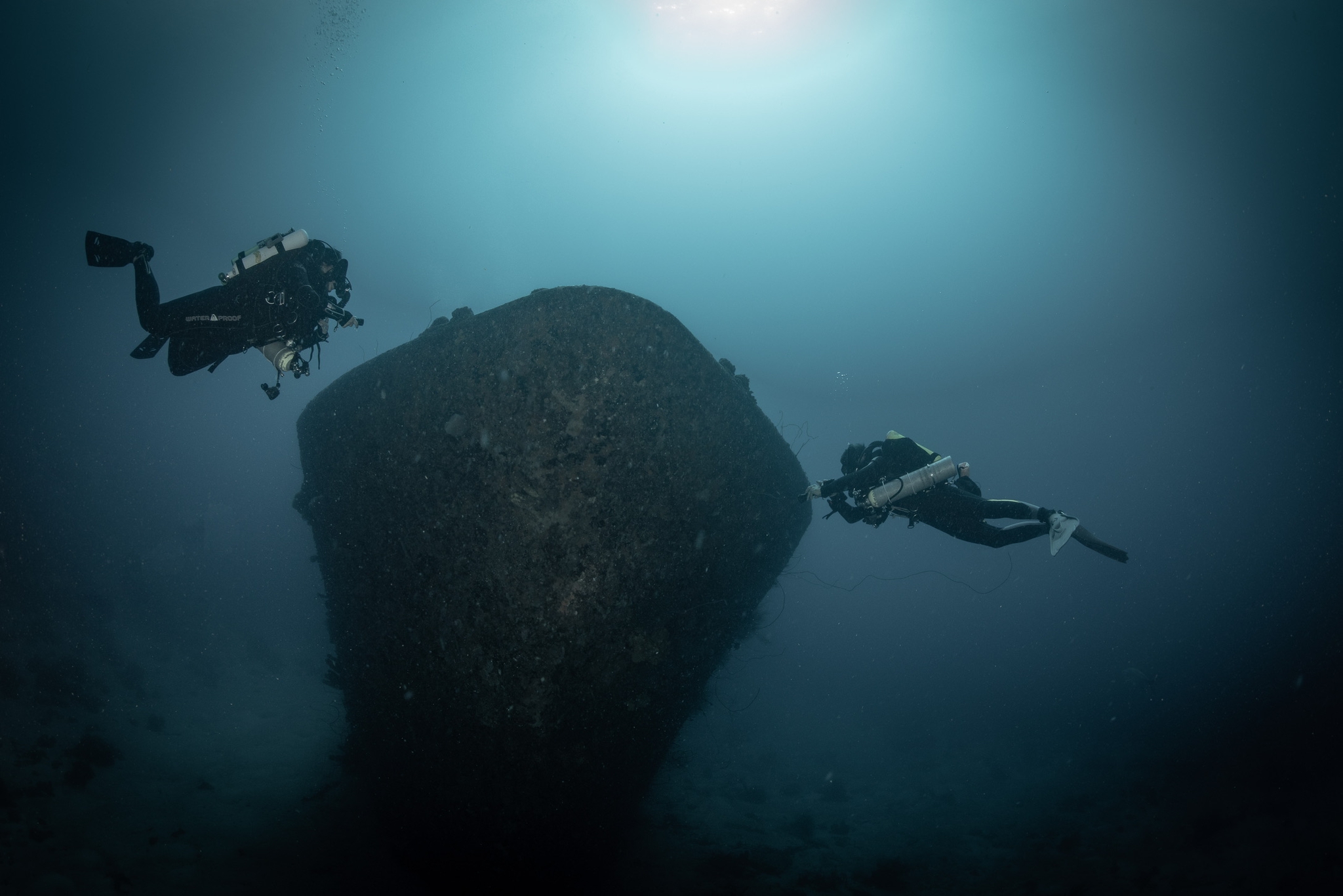 So cool long exploring on great wrecks.