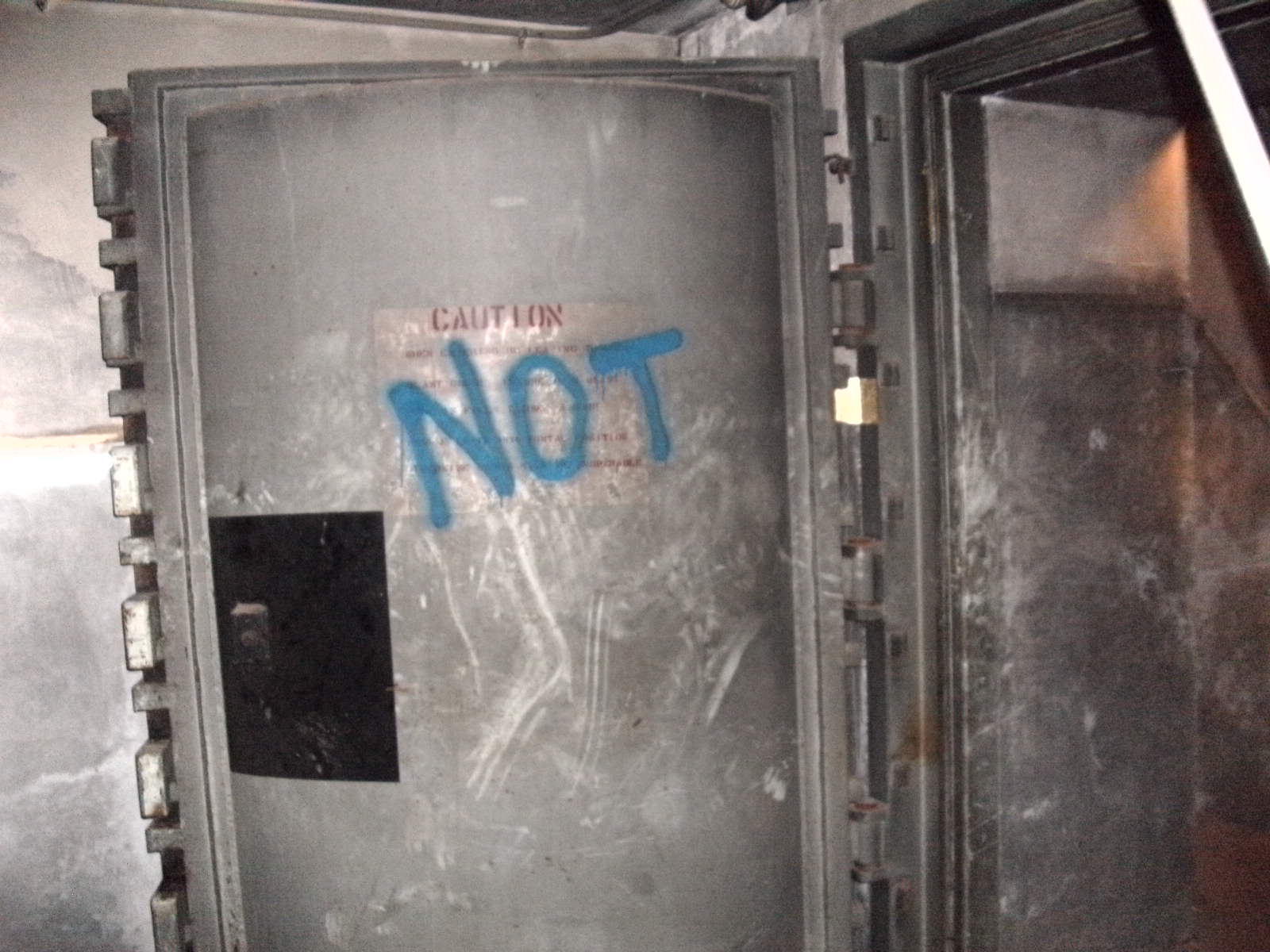 Surface to control room inner blast door