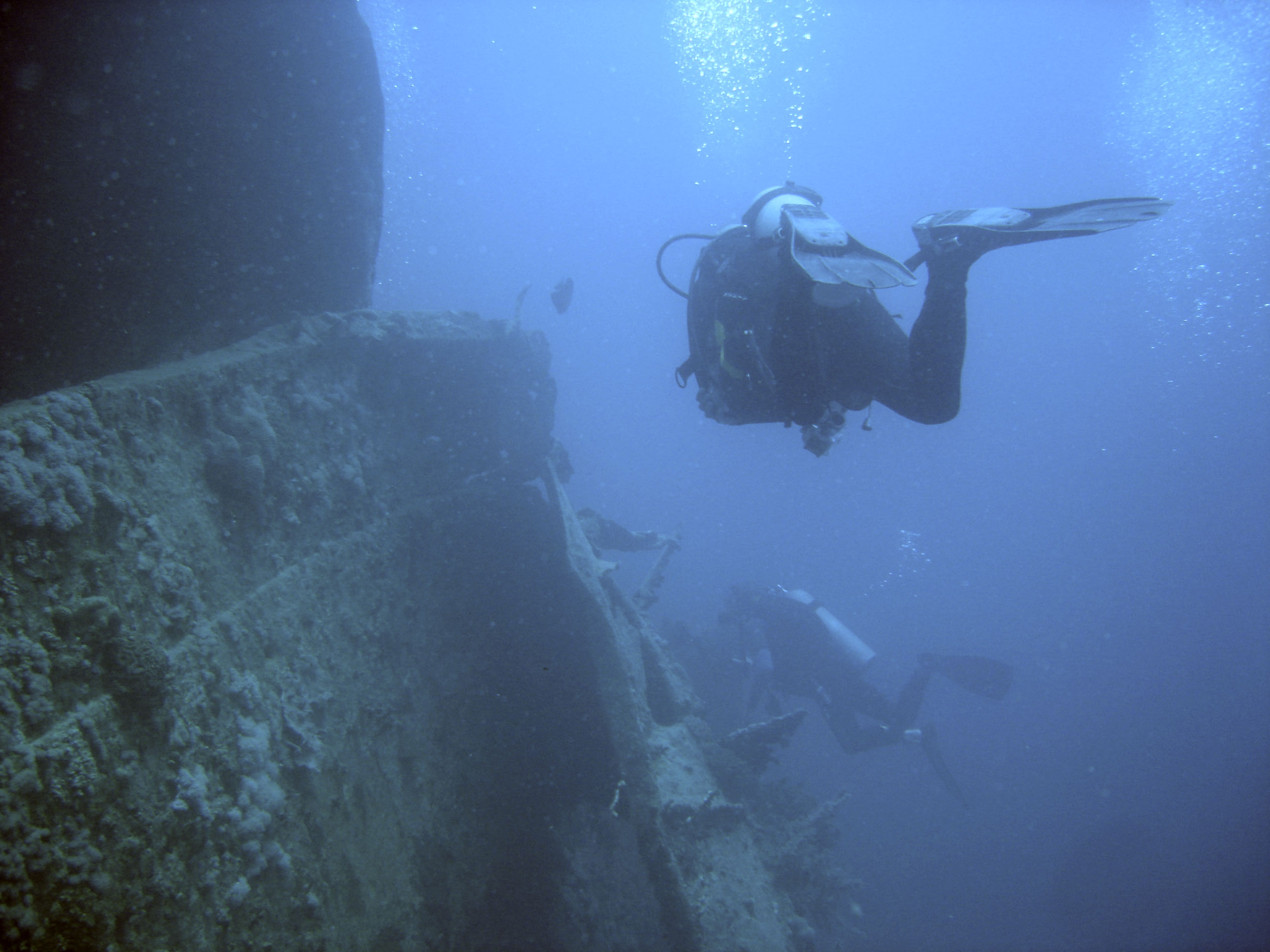 Swimming the length of the SS Thistlegorm