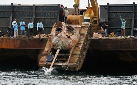 Tanks dumped in Gulf of Thailand