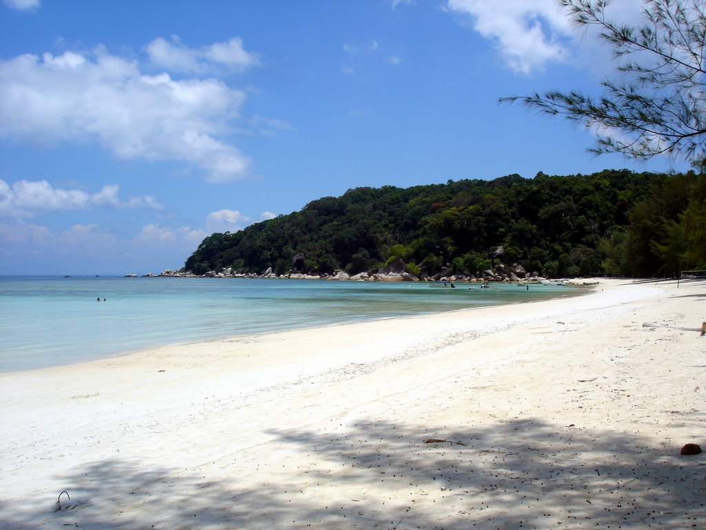 teluk dalam beach, perhentian island