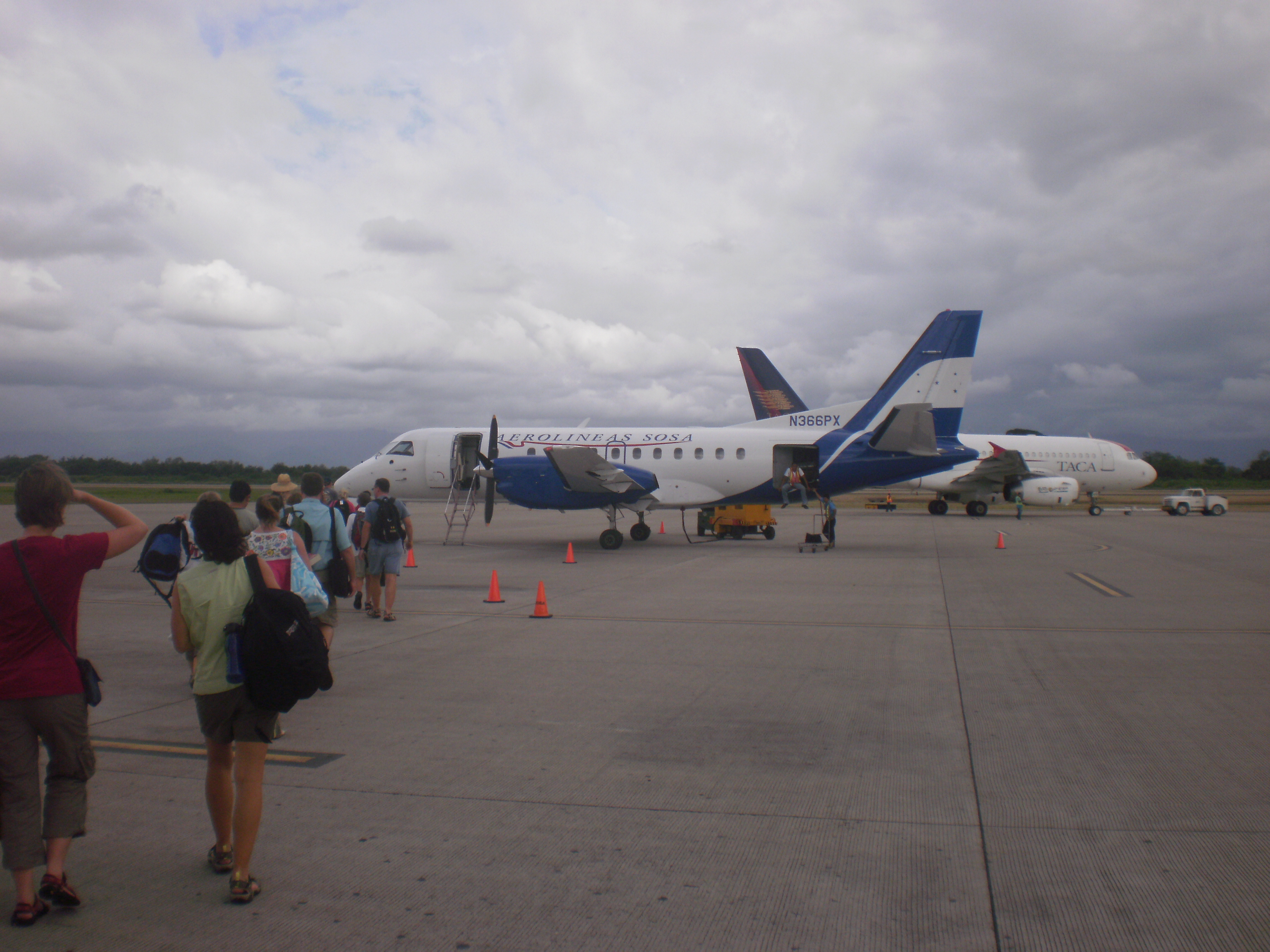 The Air SOSA mini-van with wings that flies you to Utila