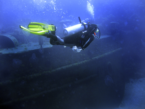 Tony Pullen diving The Hermes