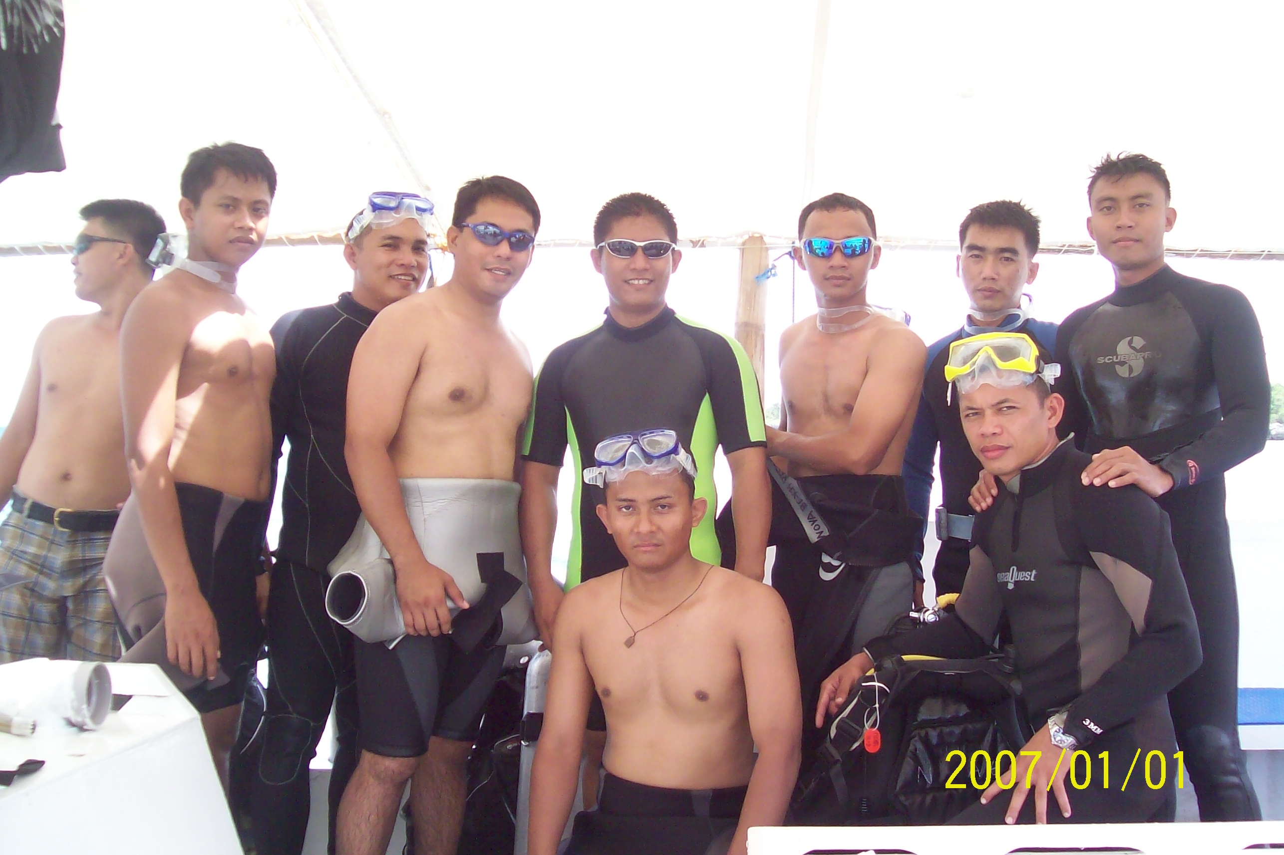 Tourist Police Divers