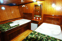 Twin cabin room