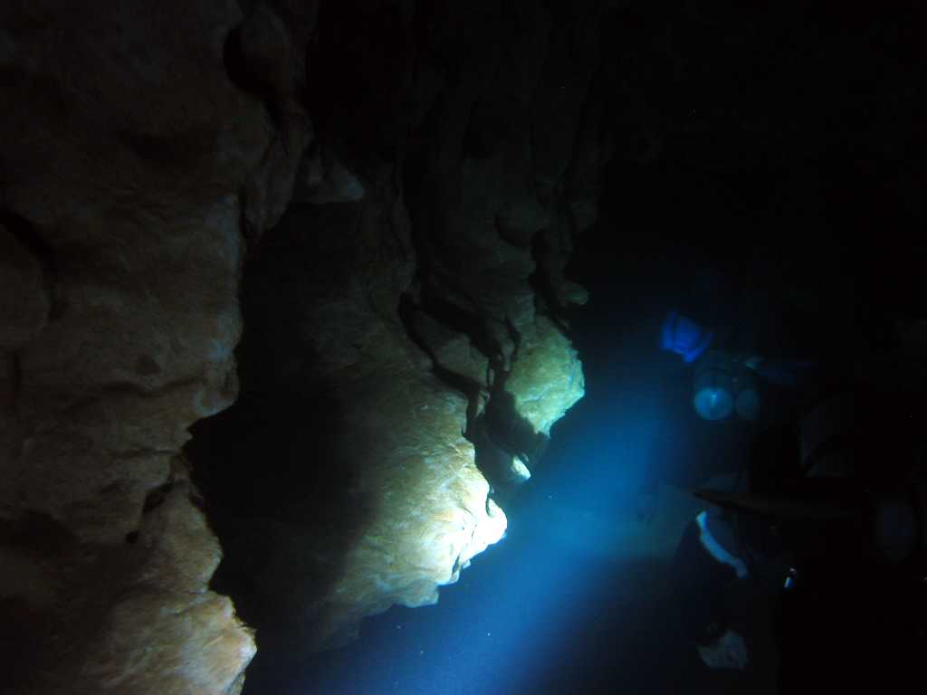 Twin Cave, Feb \'06