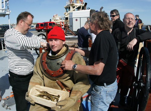 wooden helmet diving