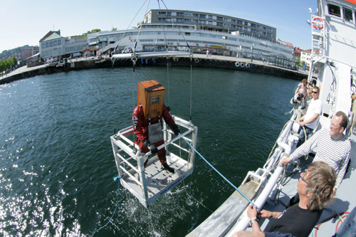 wooden helmet diving